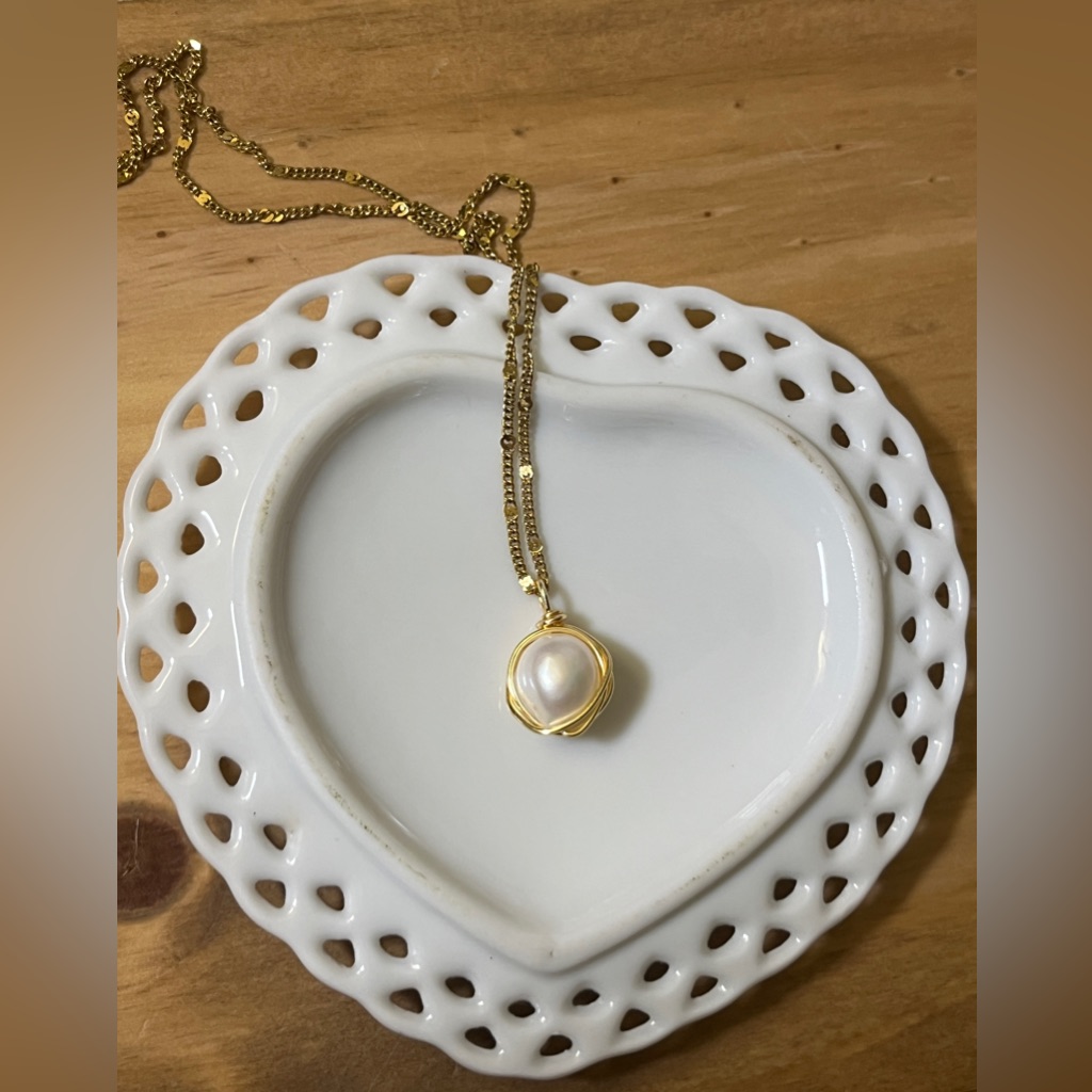 Genuine Pearl Pendant Necklace 18k Gold Plated Over Stainless Steel Chain 16”